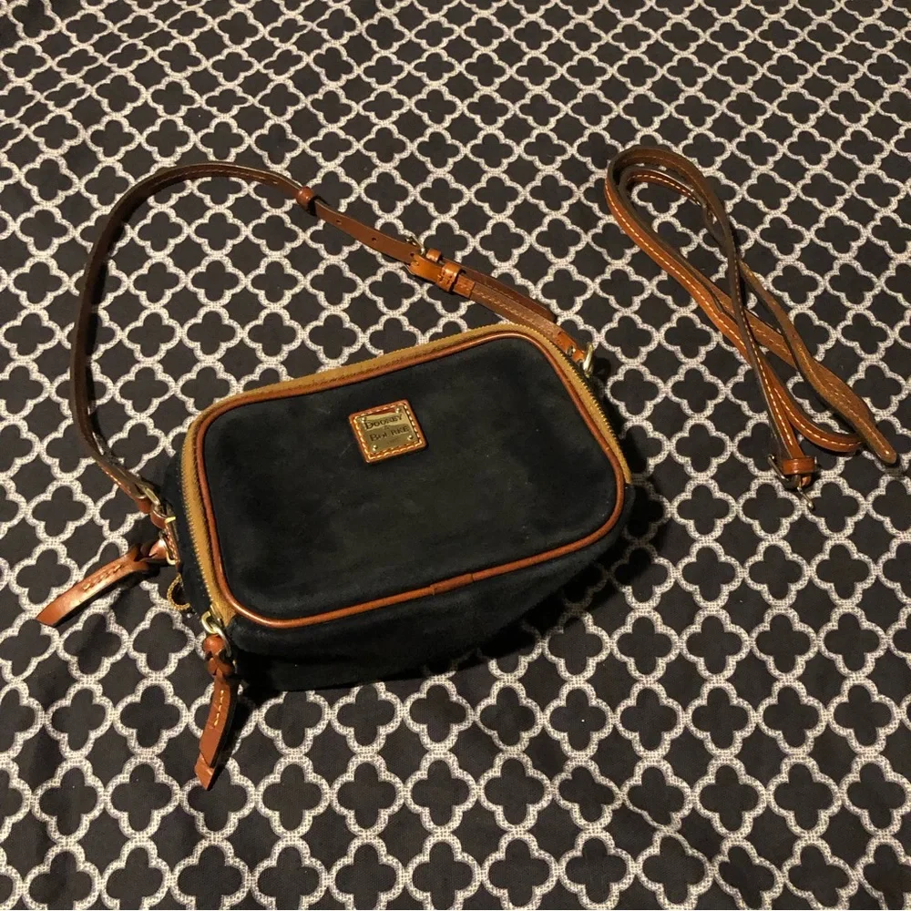Dooney & Bourke Suede Crossbody Hunter BLACK - Picture 1 of 16